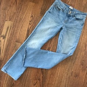GAP SZ 4/27 Essential Bootcut Nicely Distressed